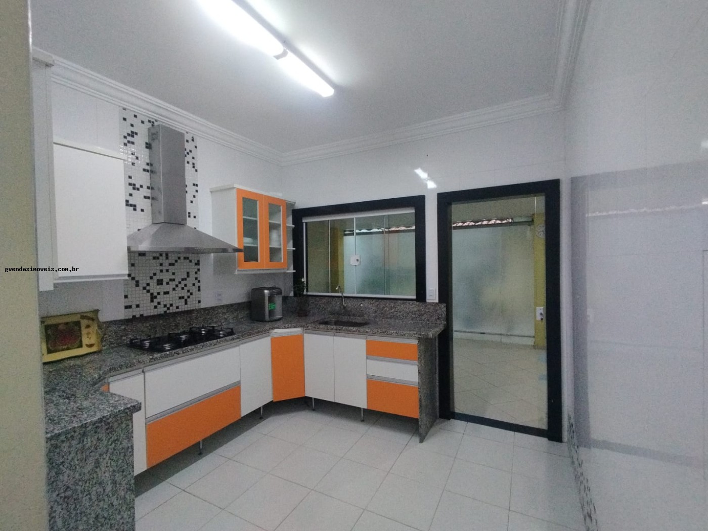 Casa à venda com 3 quartos, 2 banheiros, 1 vaga e 70m² no Jardim Motorama, São José dos Campos (SP) — foto 2 de 30