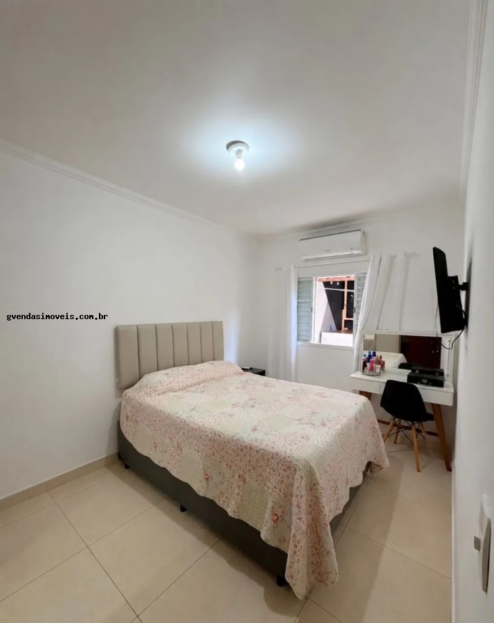 Casa à venda com 3 quartos, 1 banheiro, 3 vagas e 72m² no Conjunto Residencial Trinta e Um de Março, São José dos Campos (SP) — foto 3 de 10