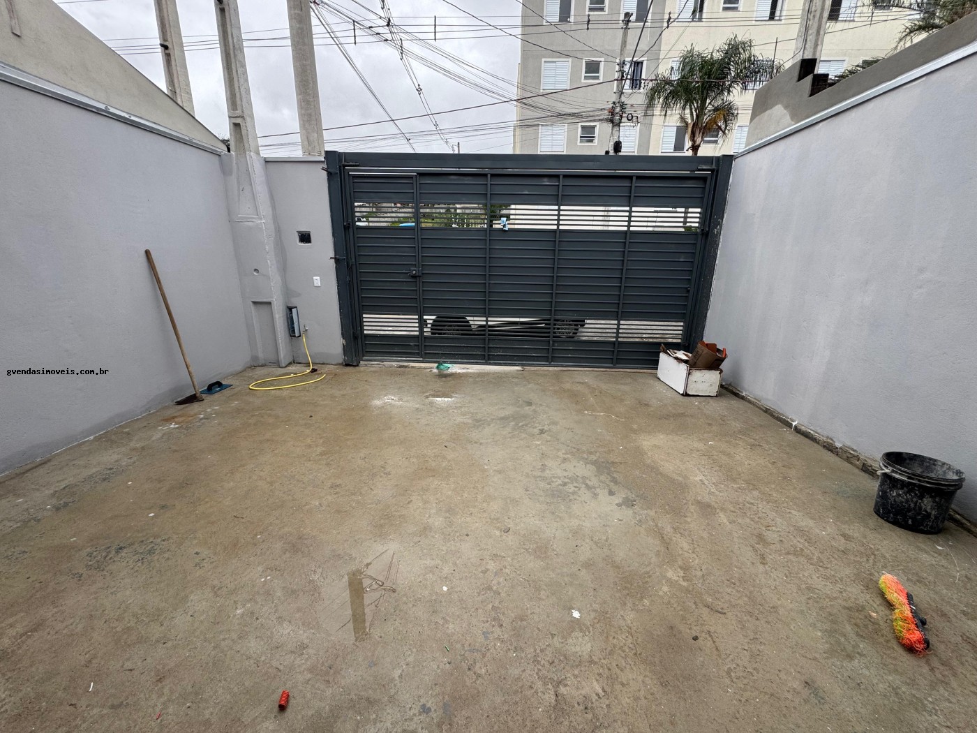 Casa à venda com 2 quartos, 1 suíte, 2 vagas e 60m² no Loteamento Portal Santa Inês, São José dos Campos (SP) — foto 2 de 8
